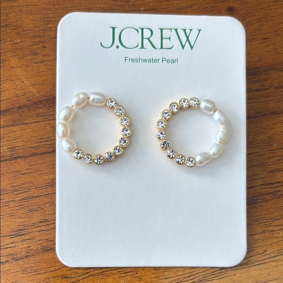 NWT J. Crew Gold Circle Fresh Water Pearl Stud Earrings - Picture 1 of 5
